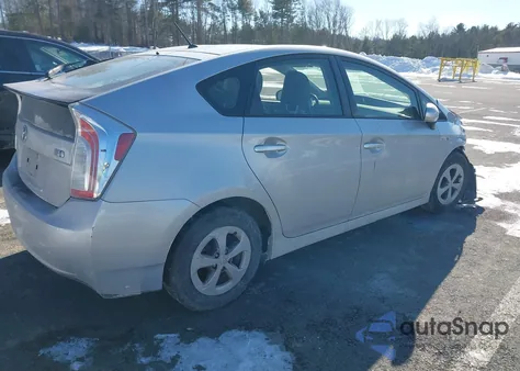 2015 Toyota Prius Two z USA, uszkodzony, nr VIN JTDKN3DU6F0457462